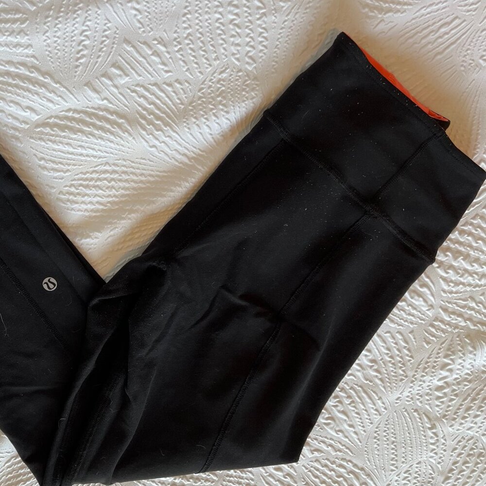 Women's Lululemon Reversible Black, Coral Leggings Size 6 Used/Fair Condition - Picture 6 of 7